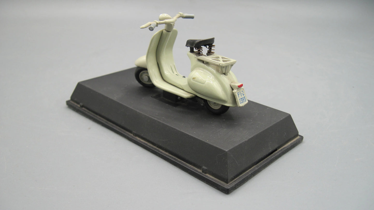 New-Ray   Vespa 125 U 1953 Grey