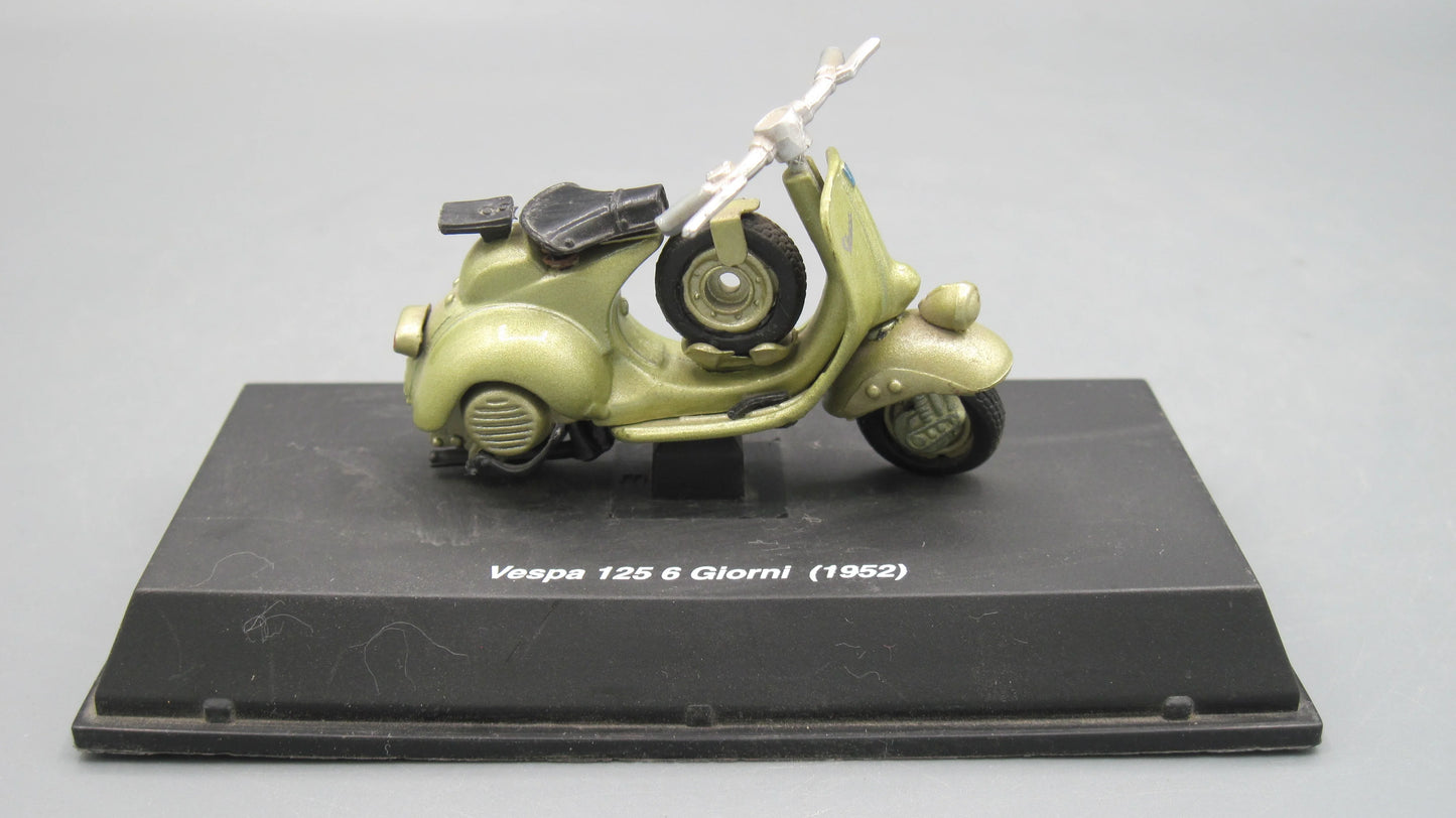 New-Ray   Vespa 125 6 Giorni 1952 Golden