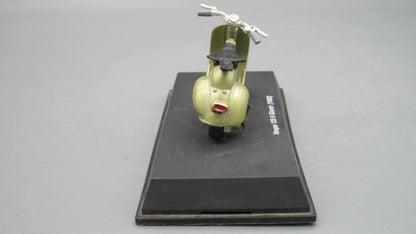 New-Ray   Vespa 125 6 Giorni 1952 Golden