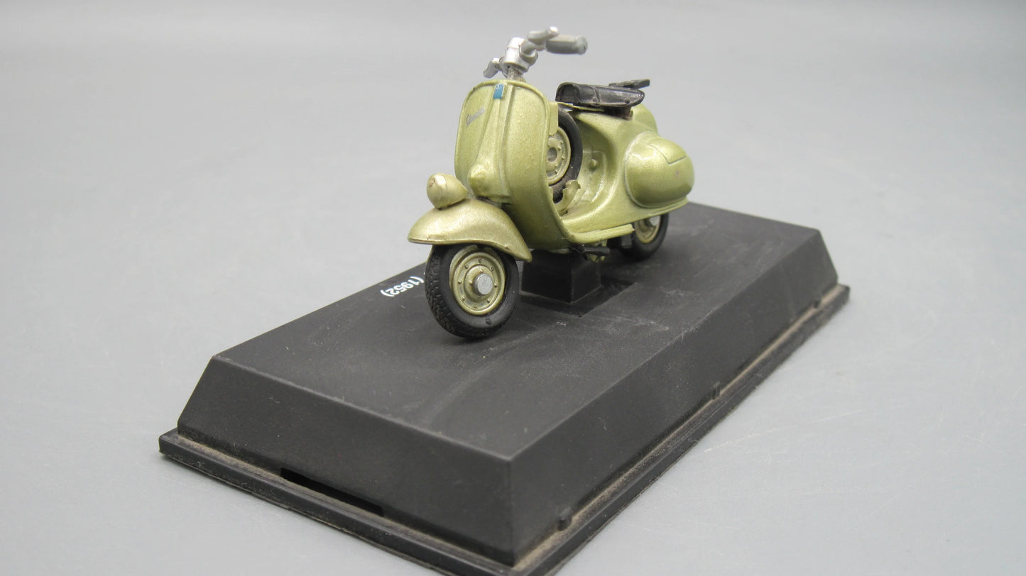 New-Ray   Vespa 125 6 Giorni 1952 Golden