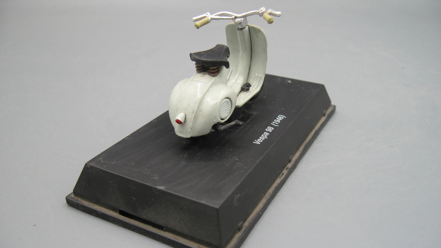 New-Ray   Vespa 98 1946 White