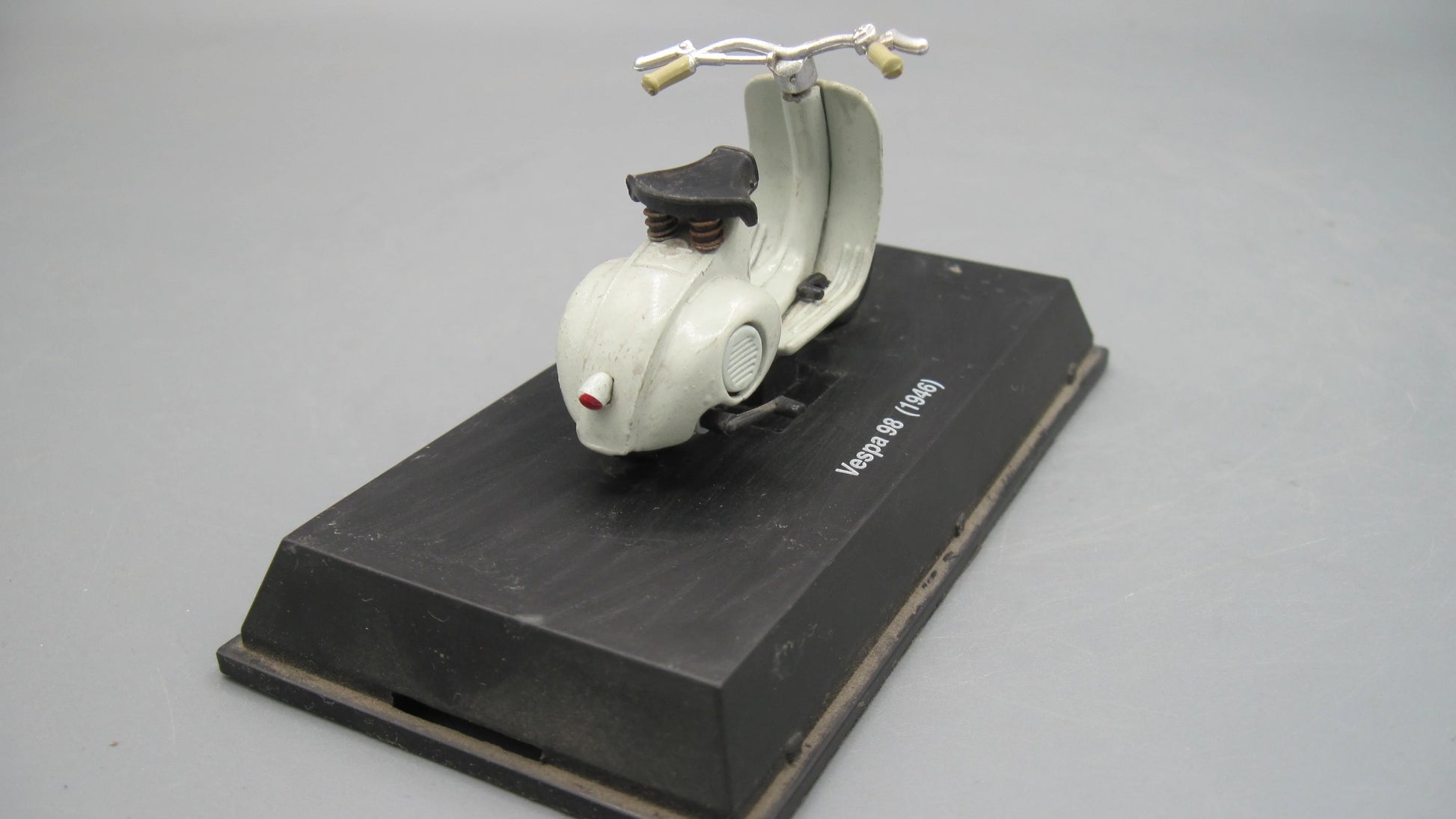 New-Ray   Vespa 98 1946 White