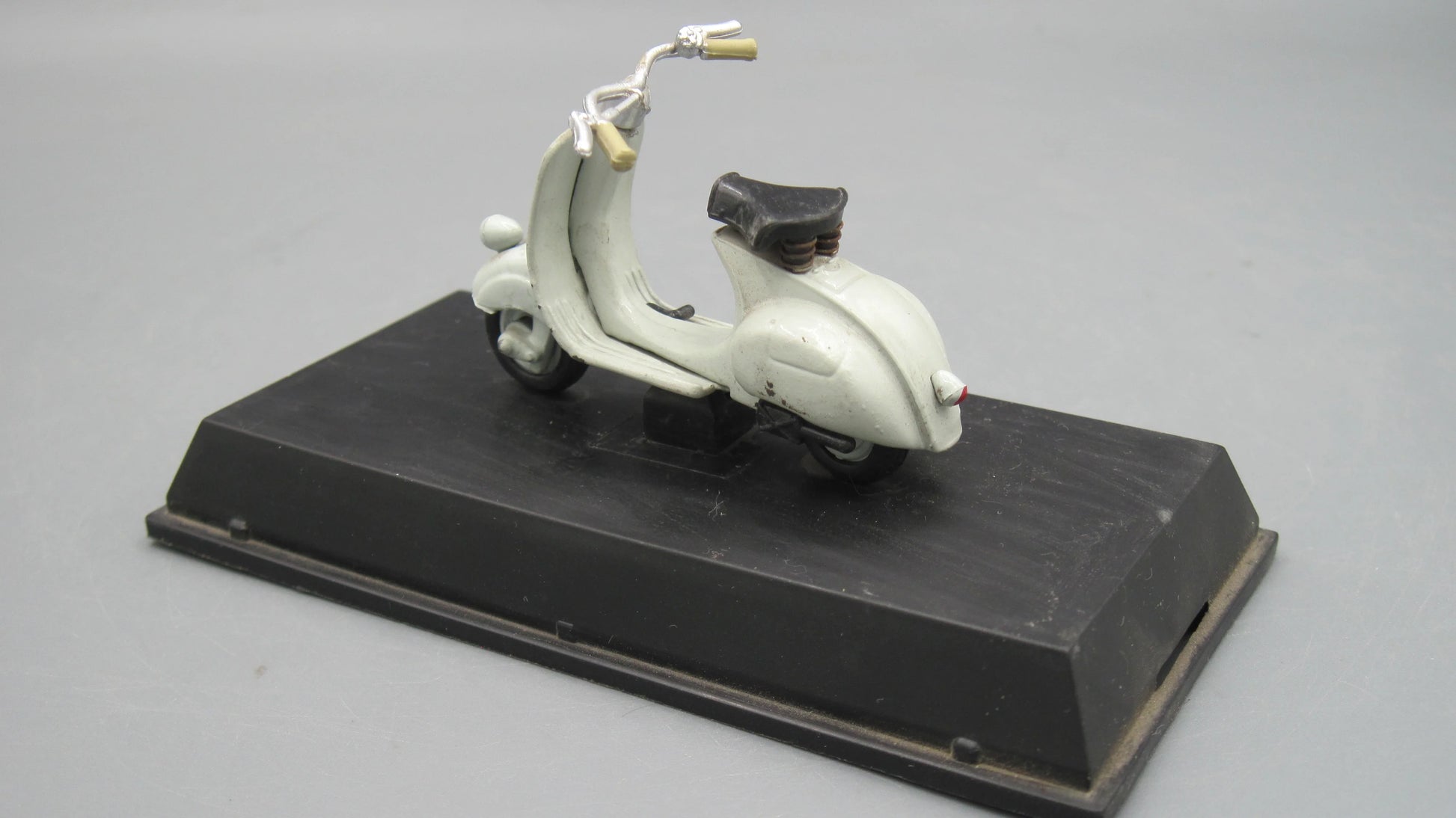 New-Ray   Vespa 98 1946 White