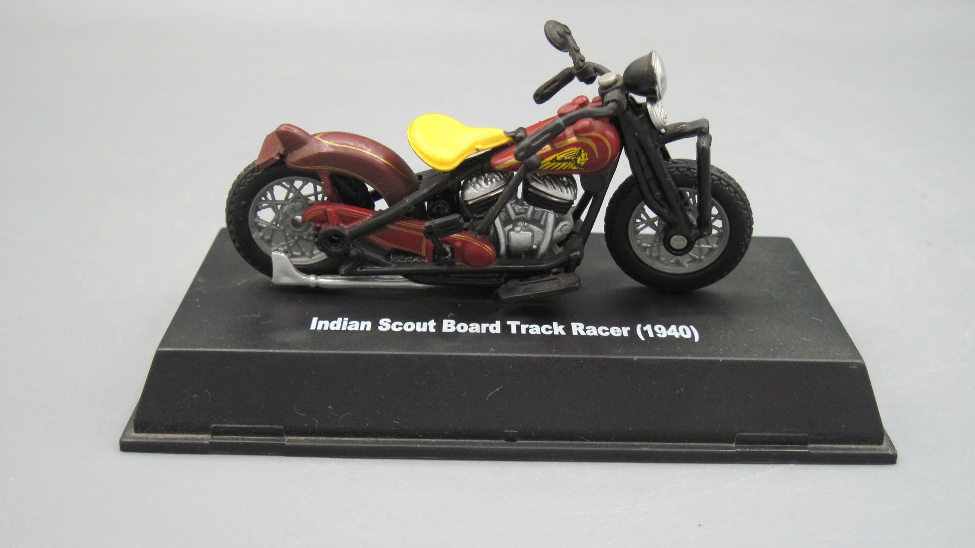 New-Ray   Indian Scout Board Track Racer 1940 Maroon