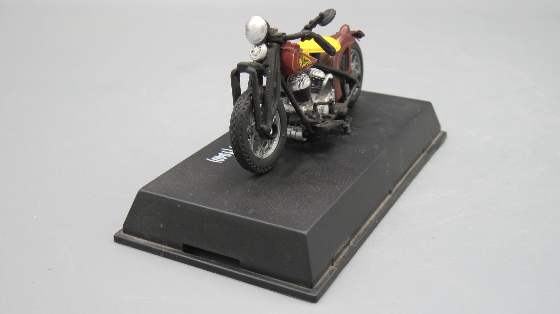 New-Ray   Indian Scout Board Track Racer 1940 Maroon
