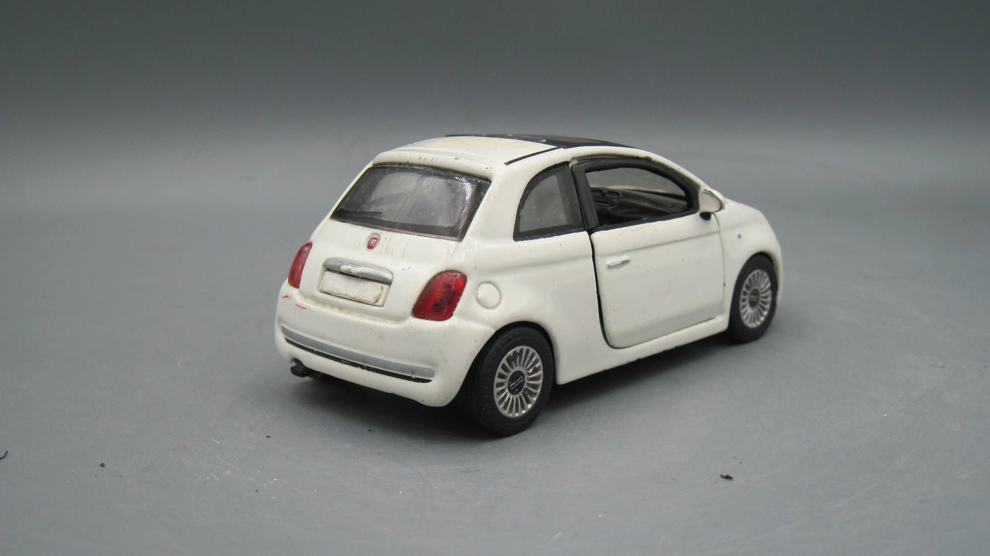 Bburago   Fiat 500  White