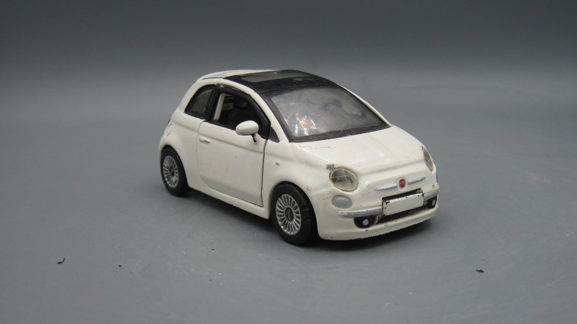 Bburago   Fiat 500  White