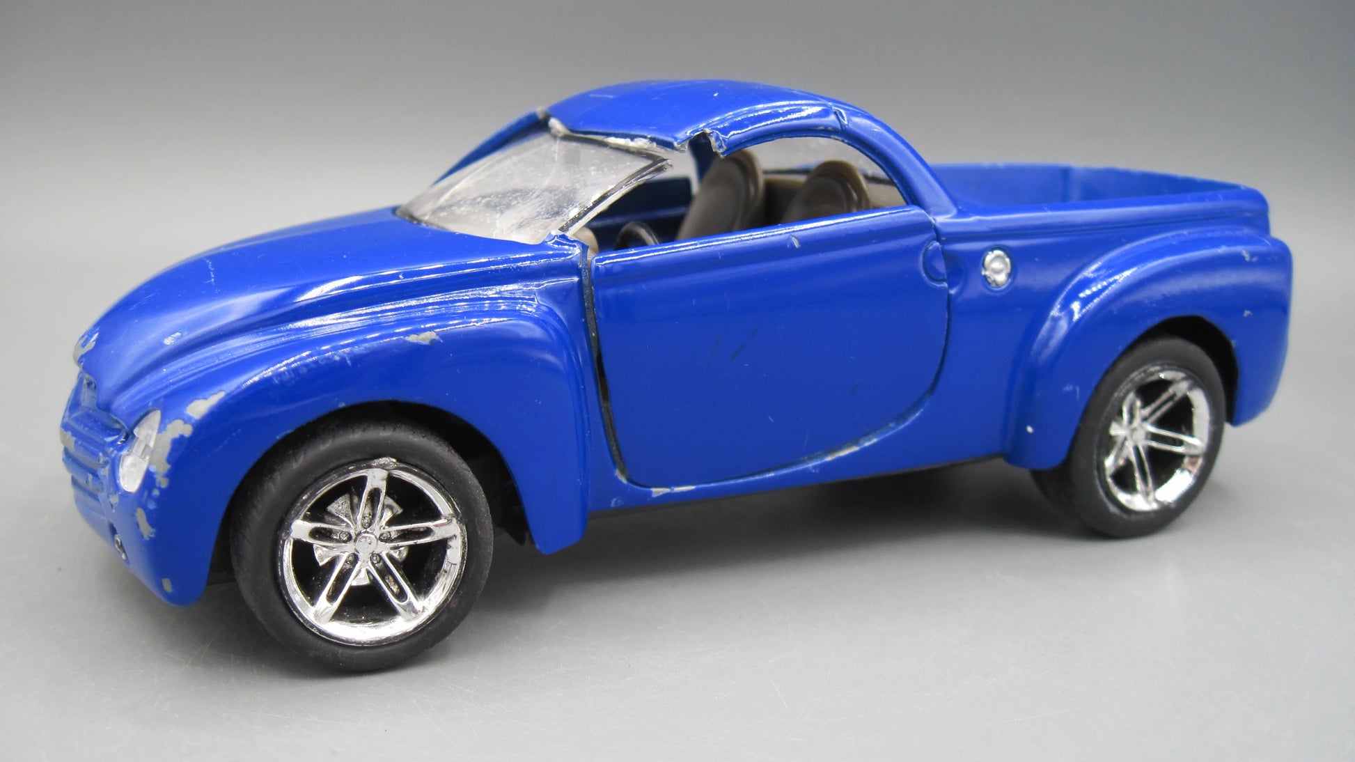 Boley Corporation   Chevrolet SSR  2000 Blue