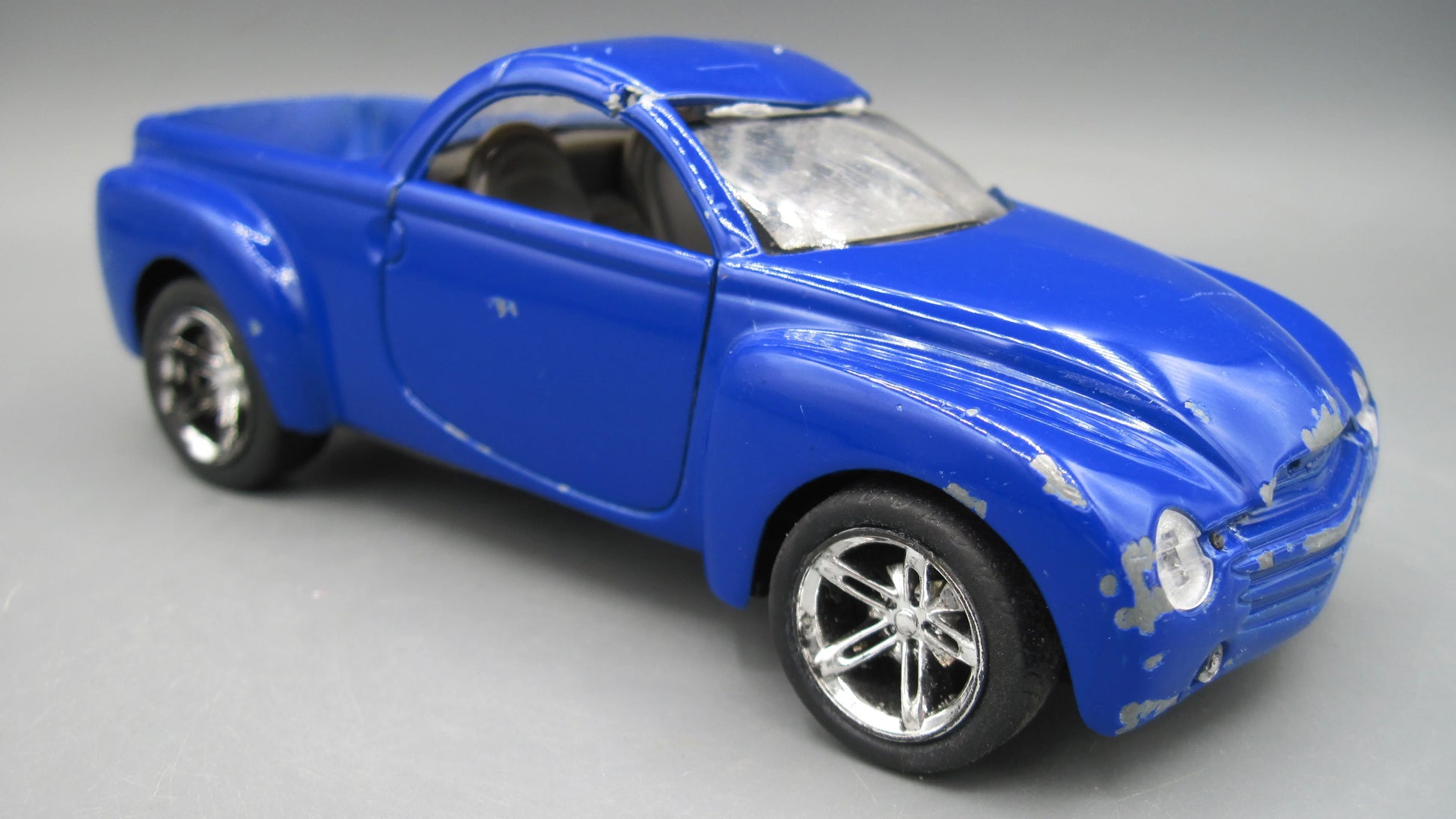 Boley Corporation   Chevrolet SSR  2000 Blue