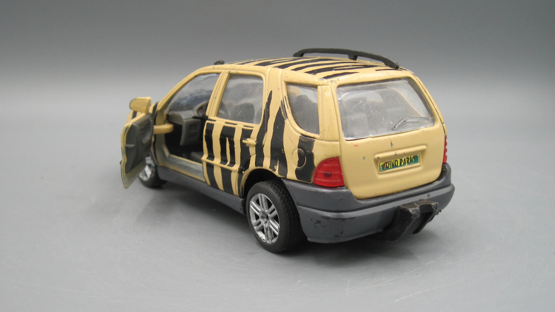 Mercedes-Benz M-Class SUV  Yellow & Black