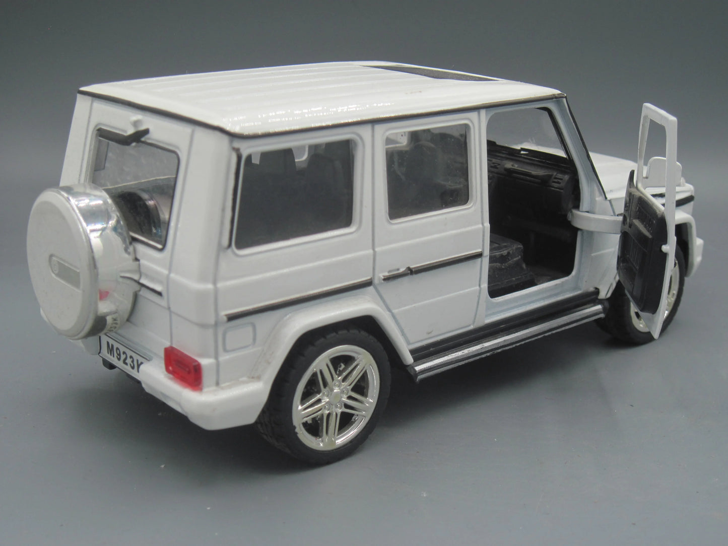 China   Mercedes-Benz G63 AMG SUV  White