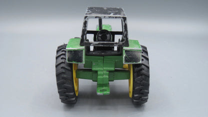 ERTL   John Deere 3140 Tractor  Green