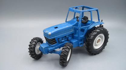 ERTL   Ford Farm Tractor  Blue