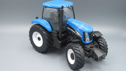 ERTL   New Holland TG 245 Tractor  Blue