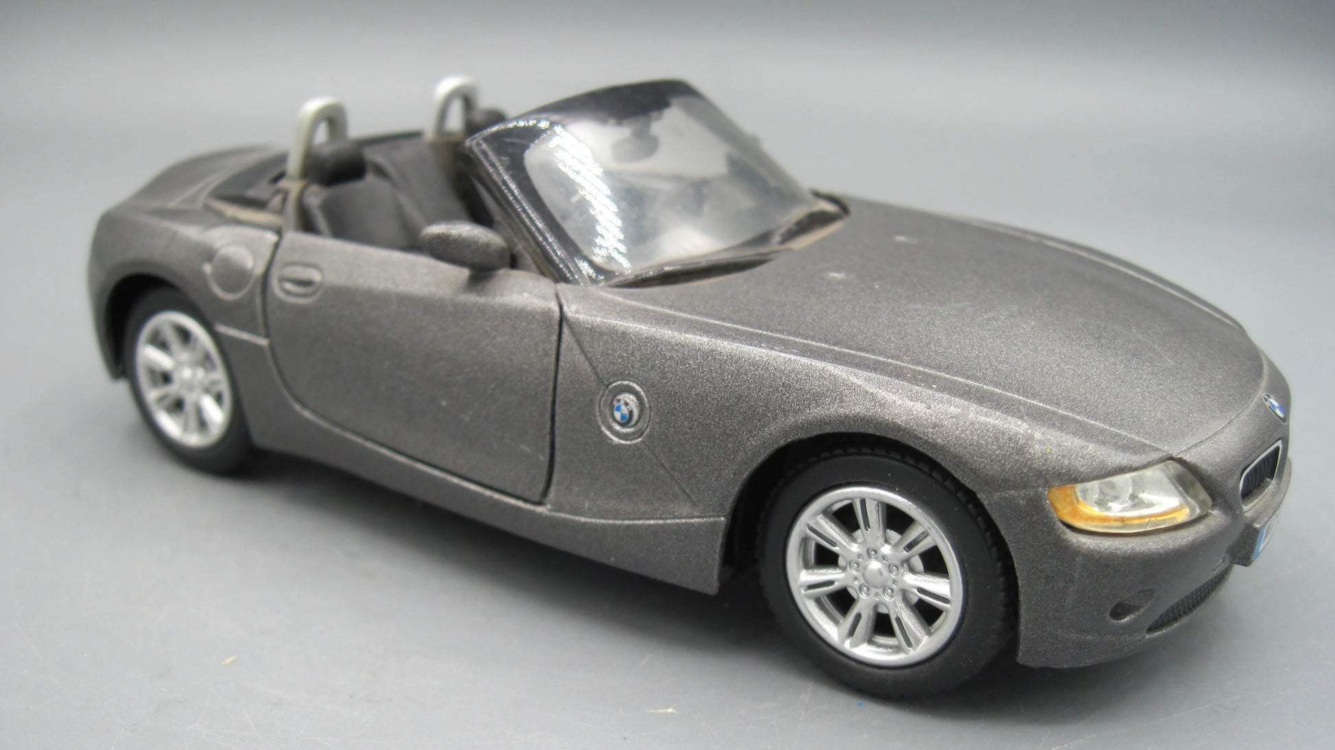 Kinsmart   BMW Z4  Grey