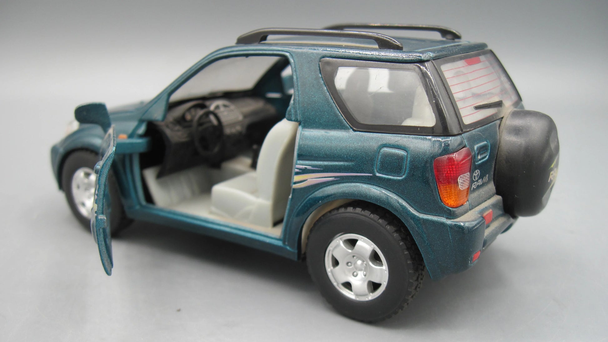 Kinsmart   Toyota RAV4  Green