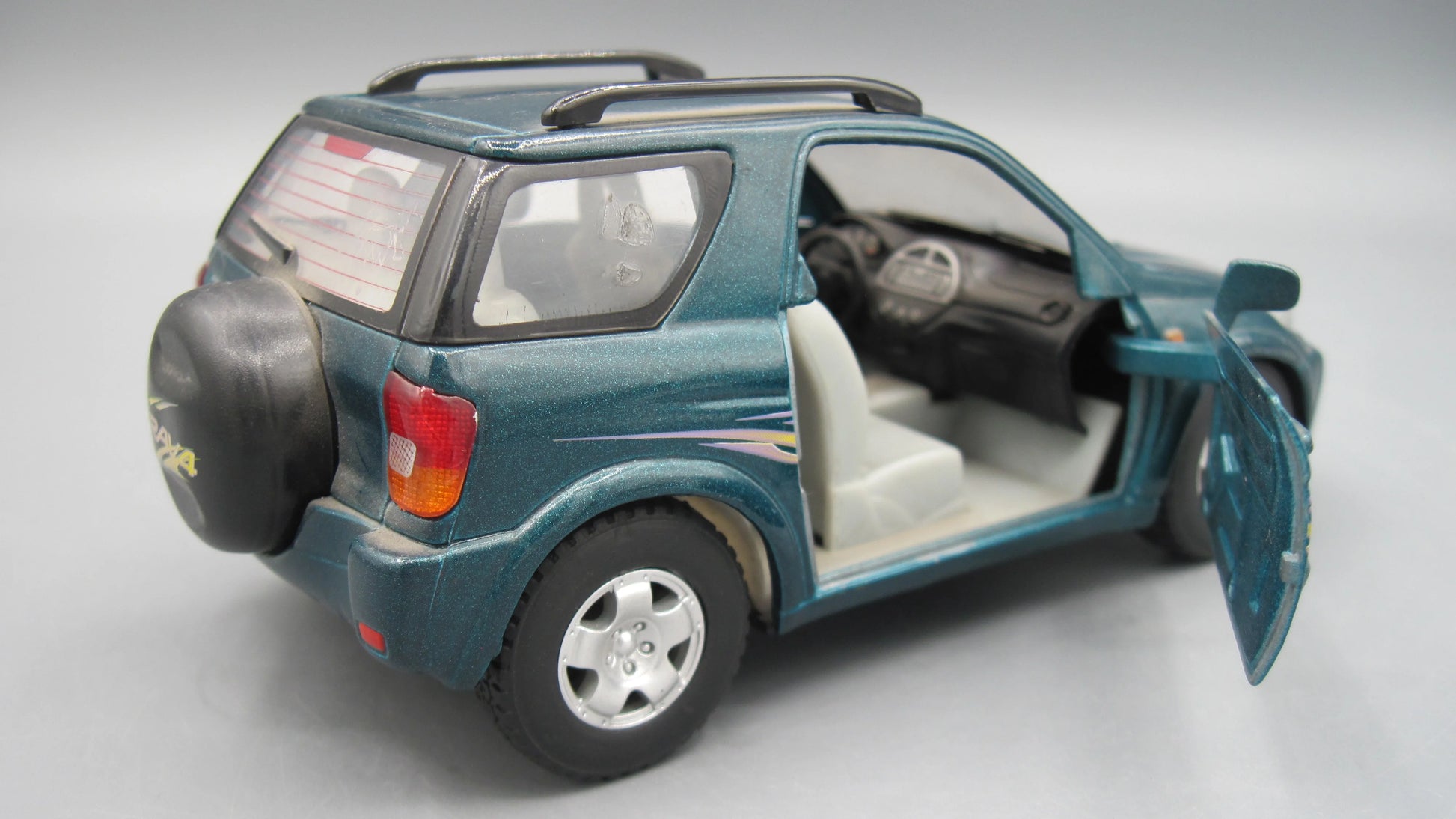 Kinsmart   Toyota RAV4  Green