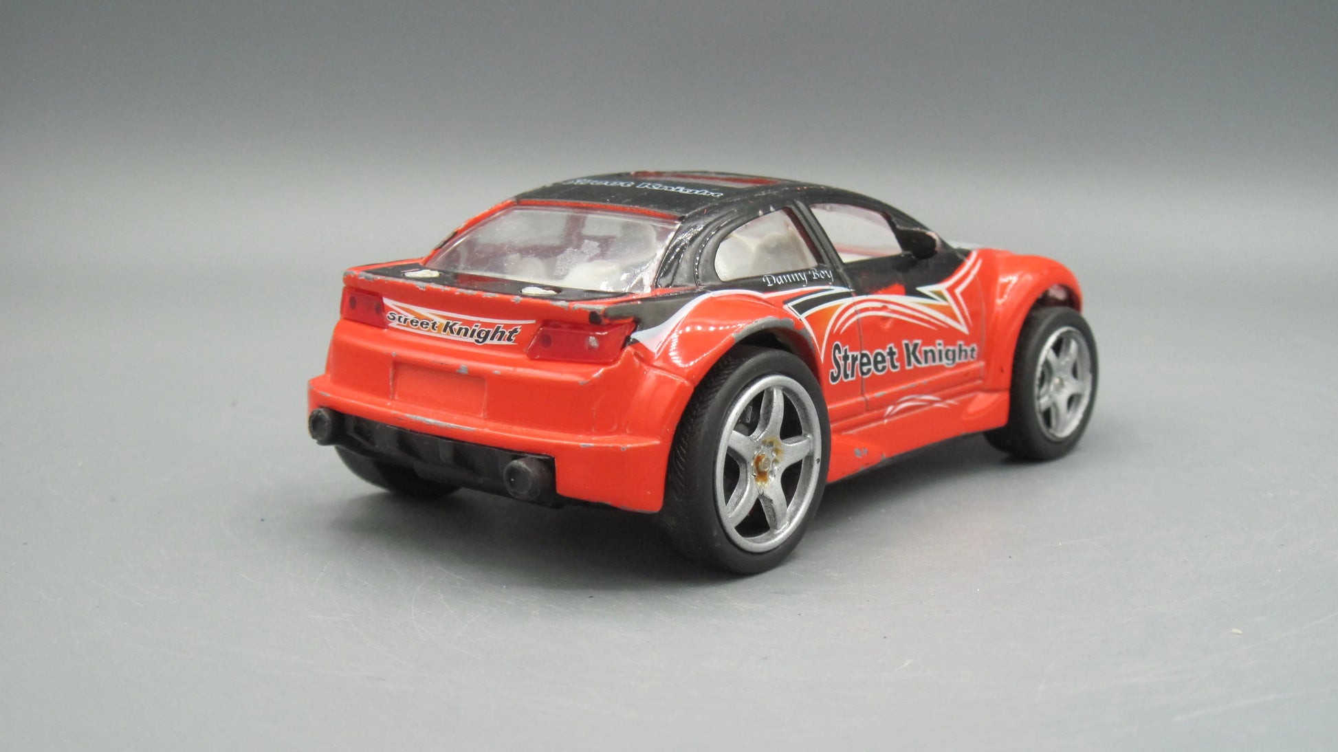 Majorette    Street Knight  Red&Black