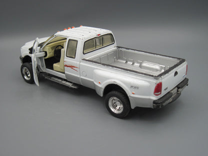New Ray   Ford F-350 Super Duty  White