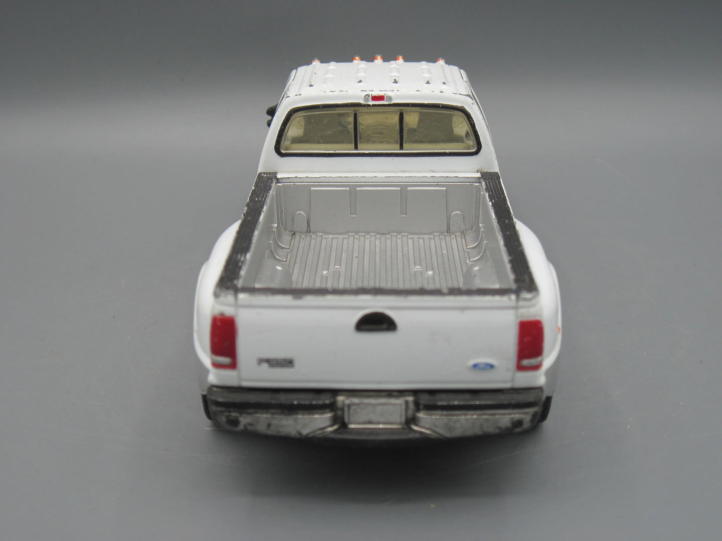 New Ray   Ford F-350 Super Duty  White