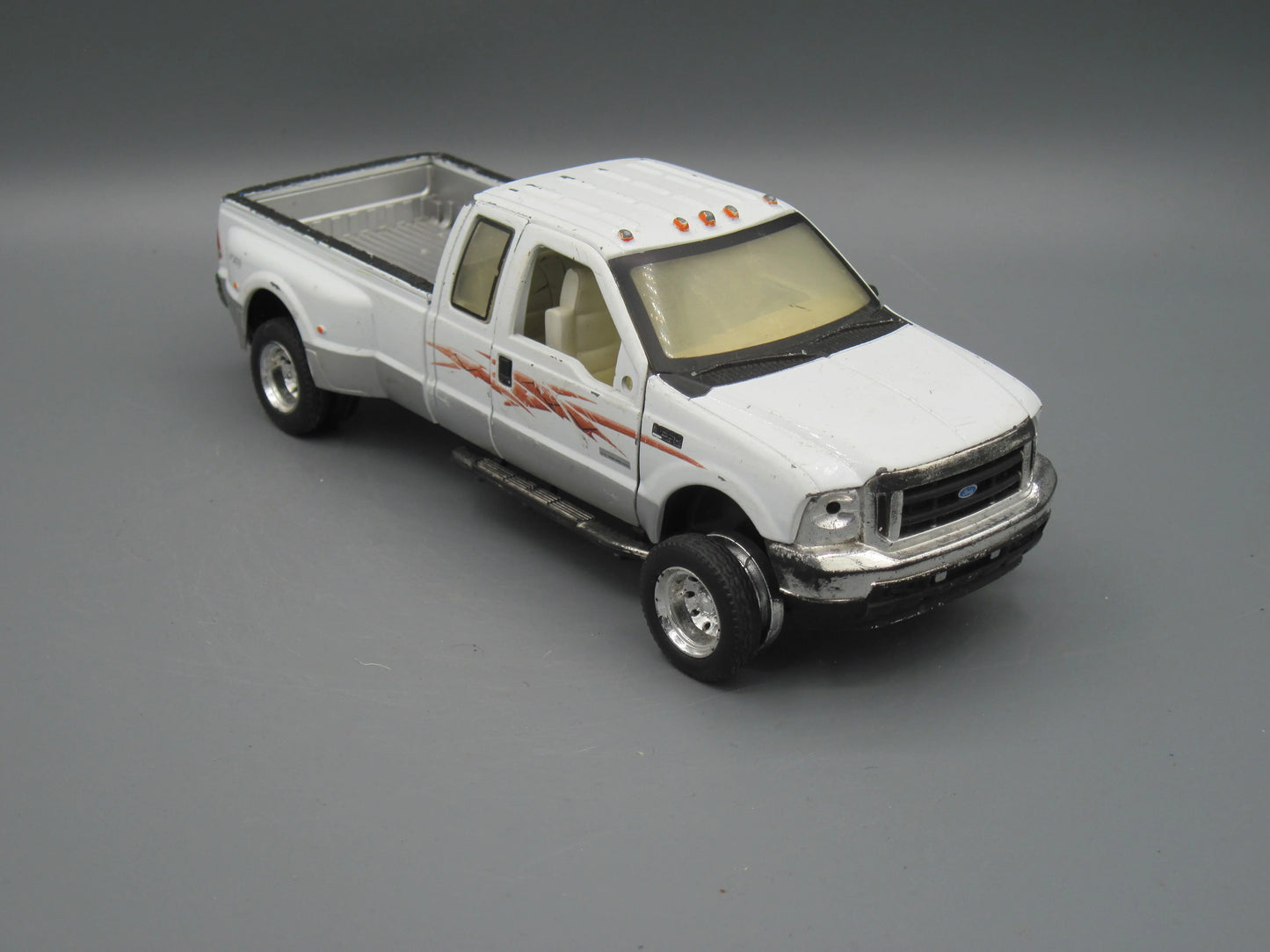 New Ray   Ford F-350 Super Duty  White