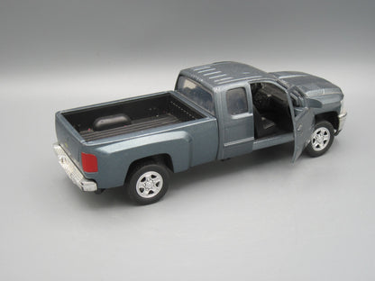 New Ray   Chevrolet Silverado 2500 HD 2011 Grey