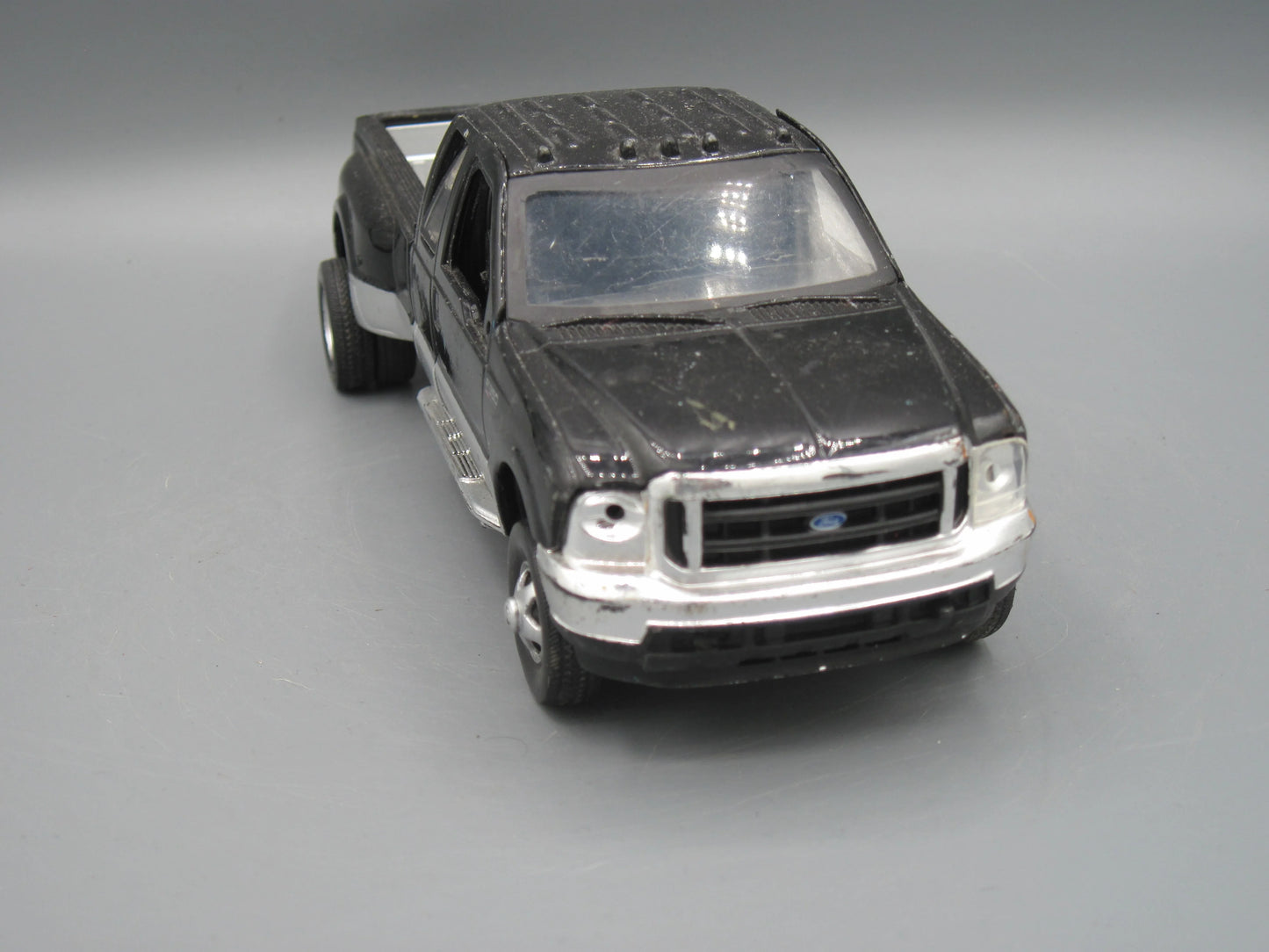 New Ray   Ford F-350   Black & Silver