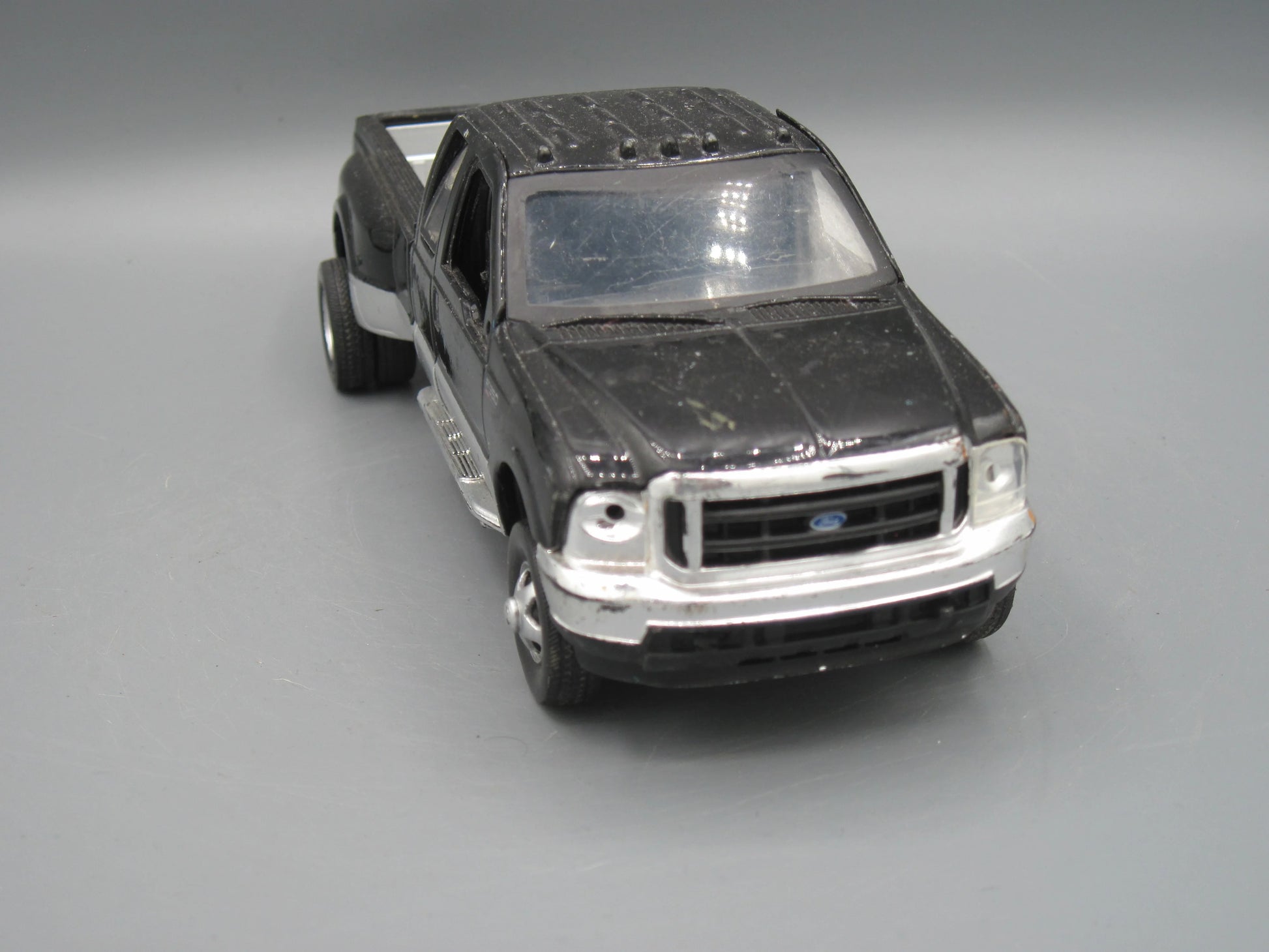 New Ray   Ford F-350   Black & Silver