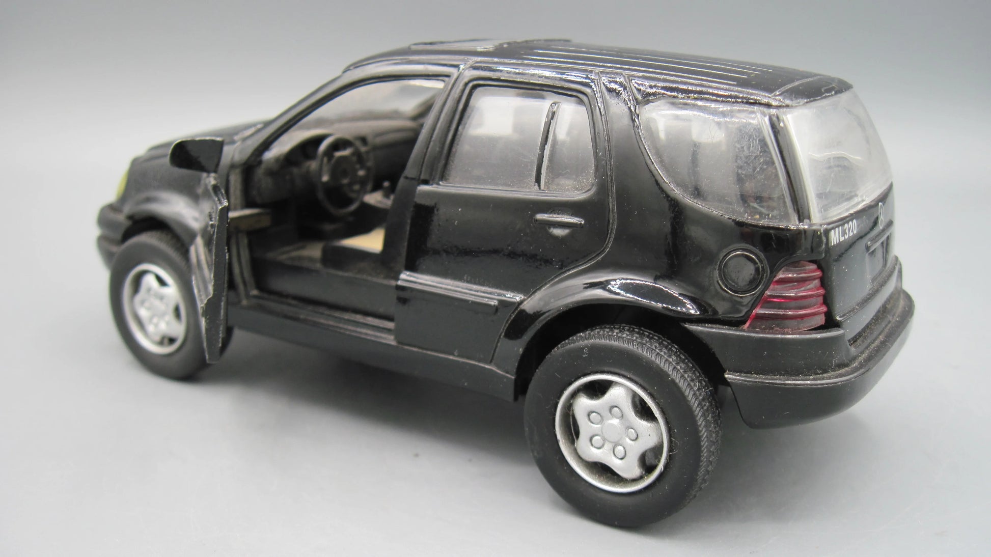 New Ray   Mercedes-Benz M.Class ML320  Black