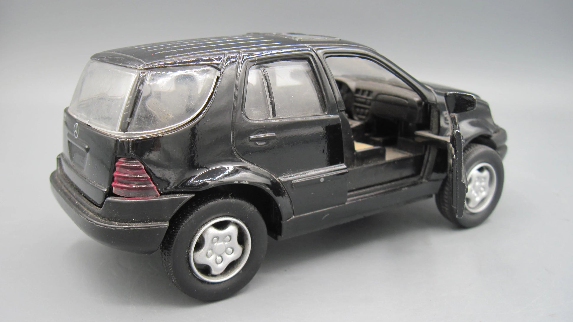 New Ray   Mercedes-Benz M.Class ML320  Black