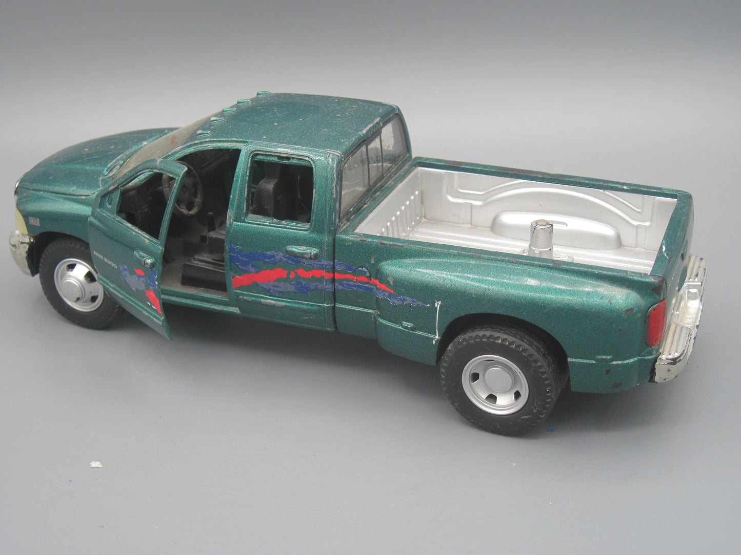 New-Ray   Dodge Ram 3850 2004 Green