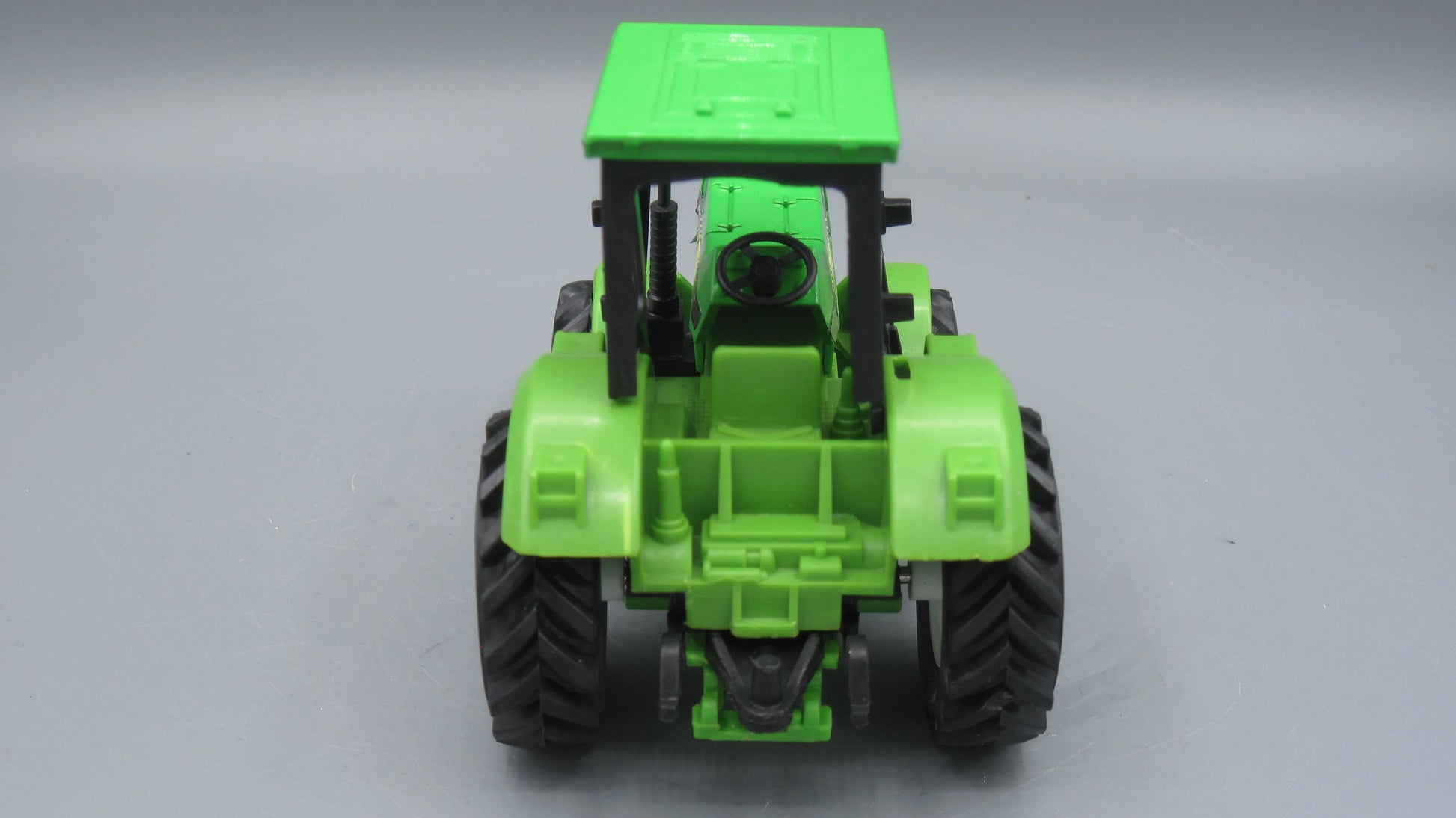New-Ray    Farm Motor Tractor  Green