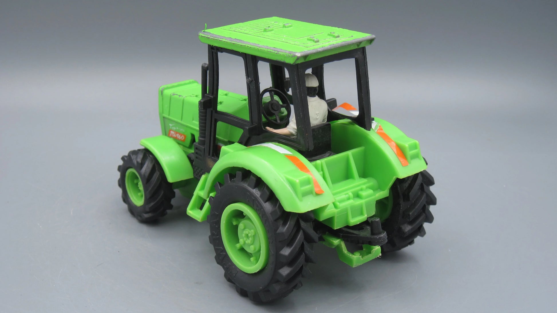 New-Ray    N-0450 Farm Motor Tractor  Green