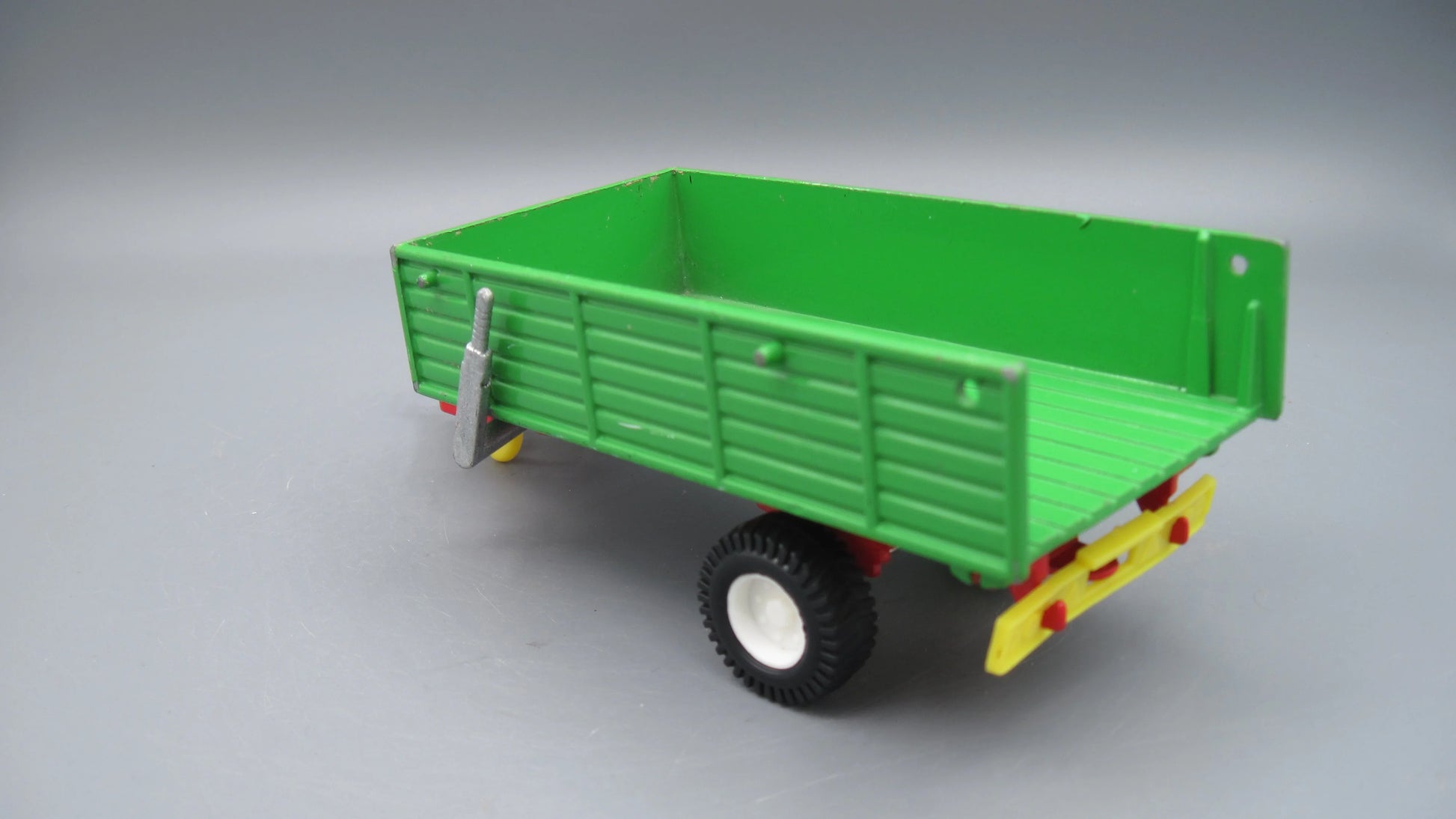 Siku    Farm Tractor Trailer  Green