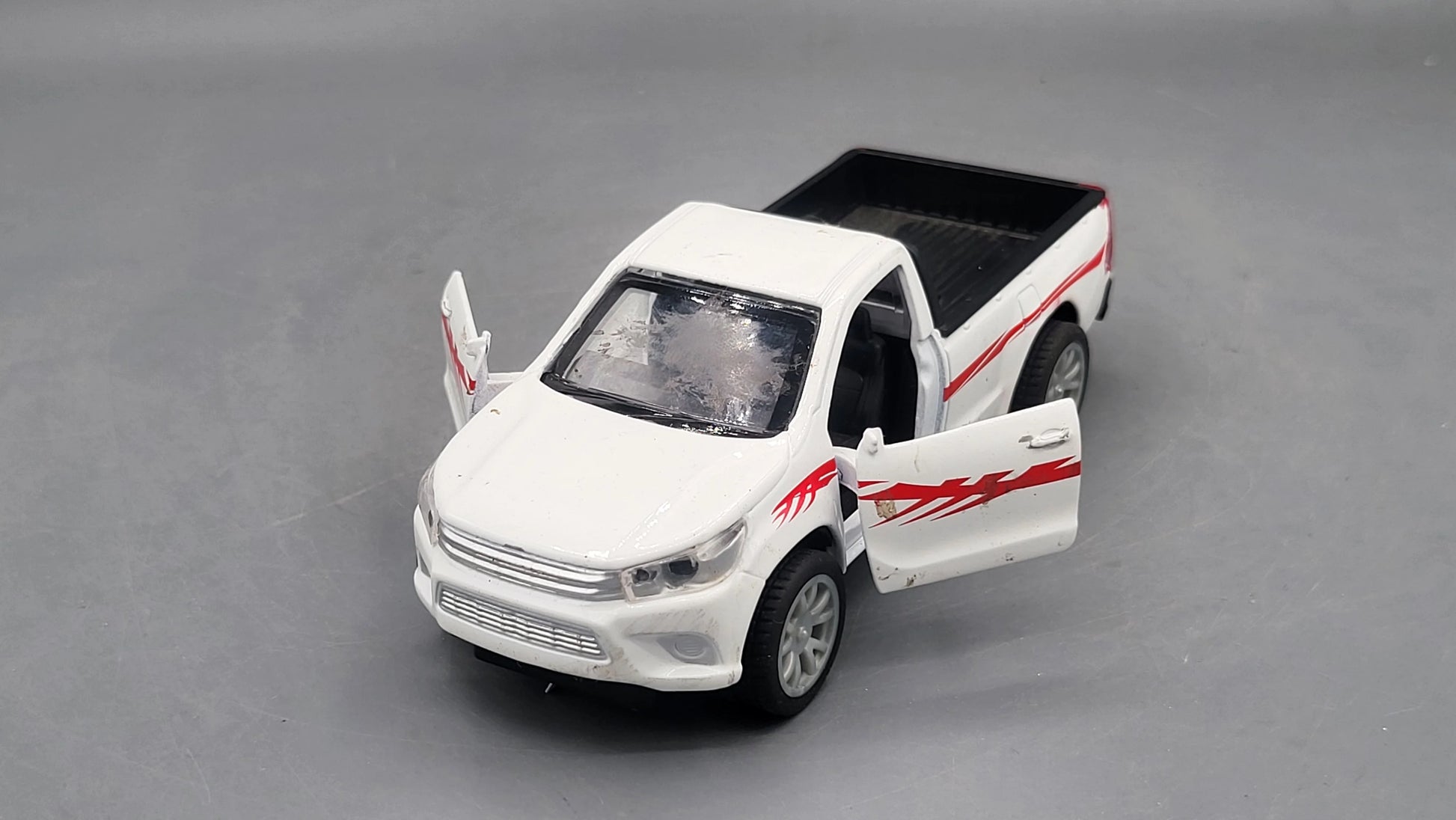 Toyota Inspiration: Hilux  White Replica