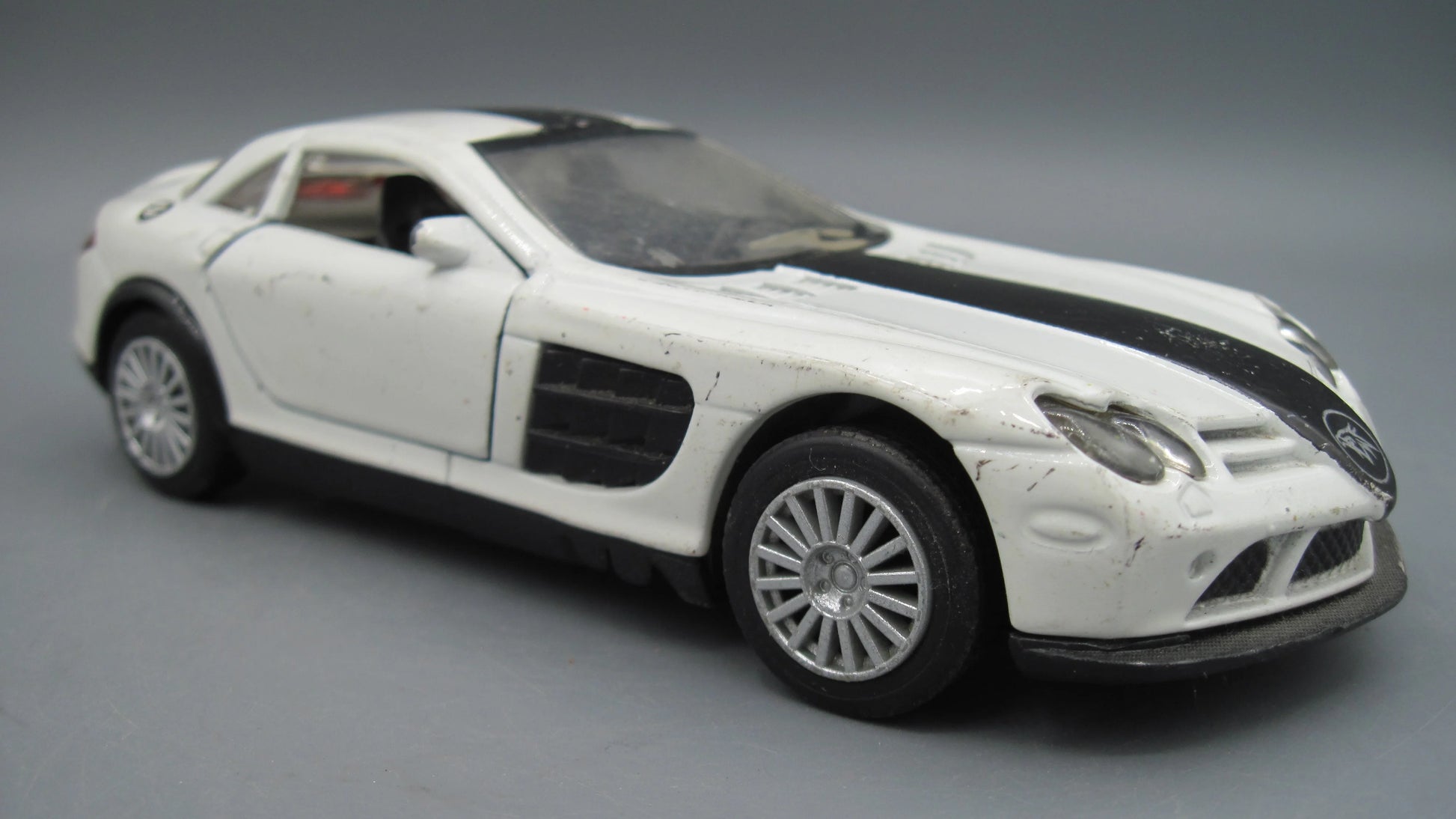 Unbranded   Mercedes-Benz SLR  Black & White