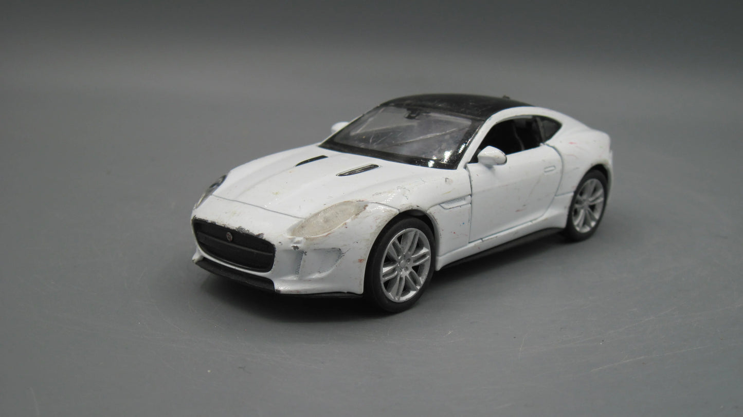 Welly   Jaguar F-Type Coupe  White