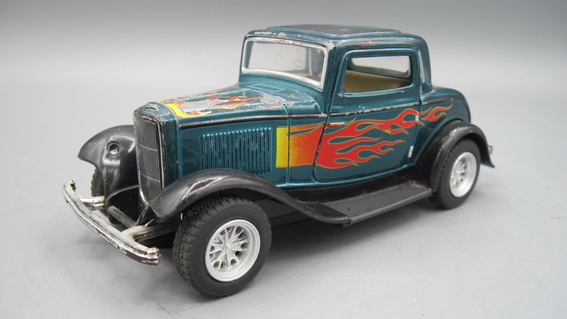 Kinsmart   Ford 3-Window Coupe 1932 Green