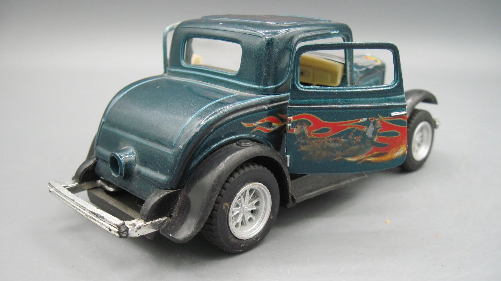 Kinsmart   Ford 3-Window Coupe 1932 Green