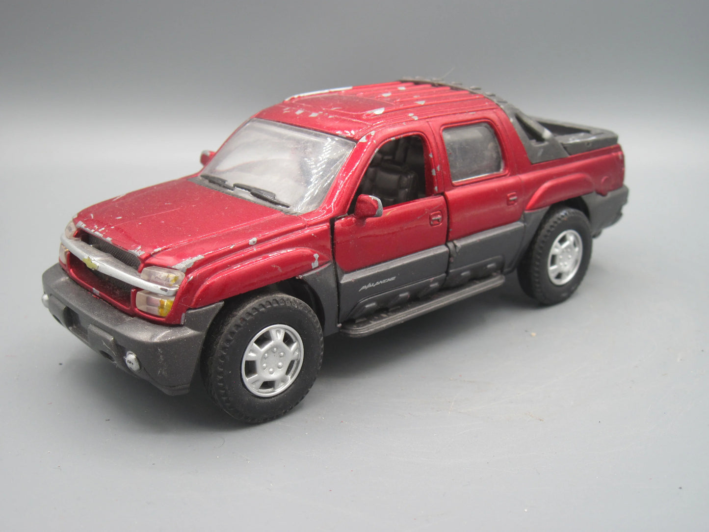 New-Ray   Chevrolet Avalanche 2002 Red