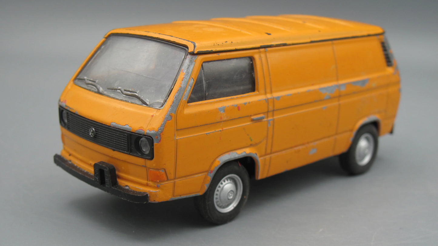 Welly   VolksWagen T3 Van  Orange