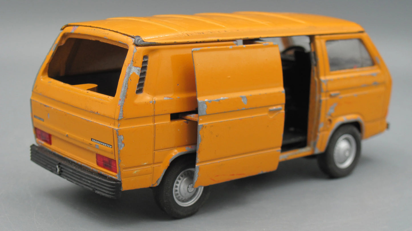 Welly   VolksWagen T3 Van  Orange