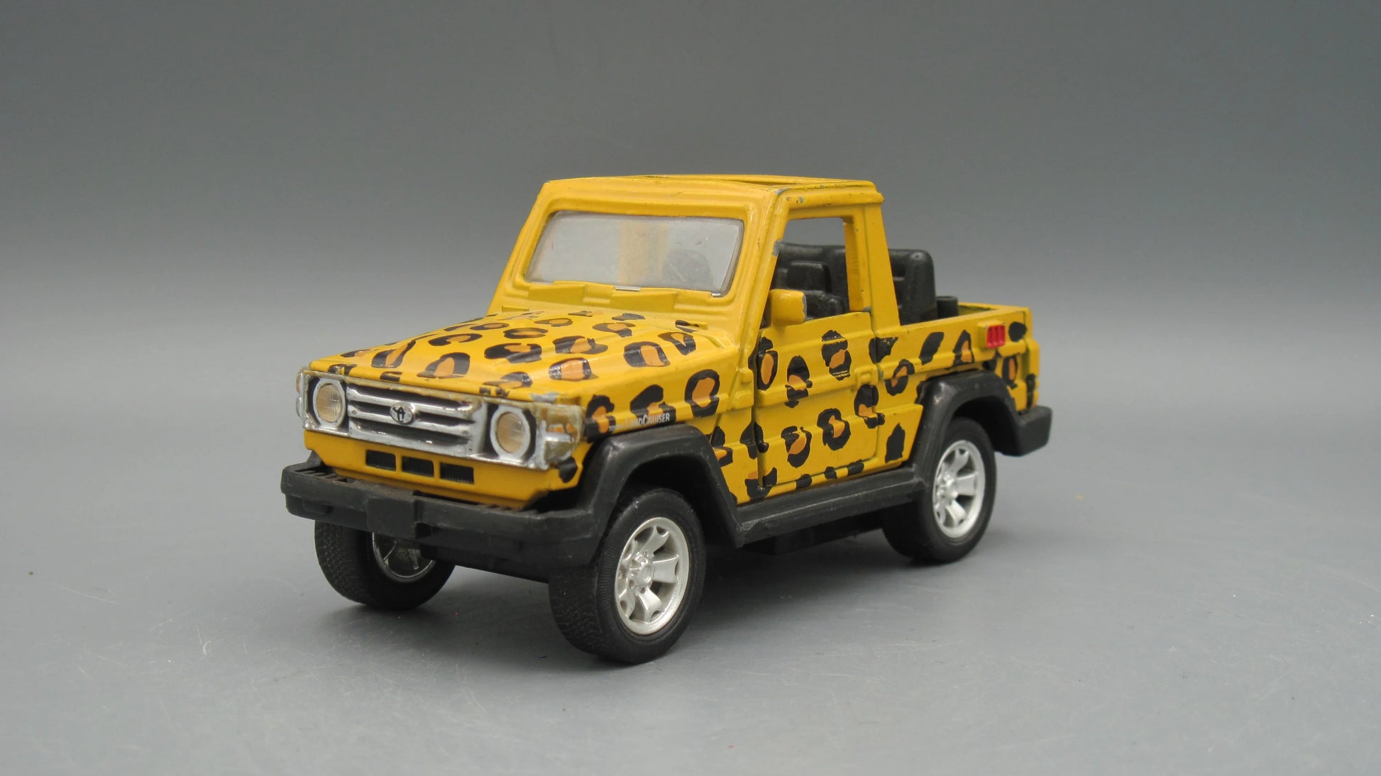 Toyota  Land Cruiser 70  Yellow