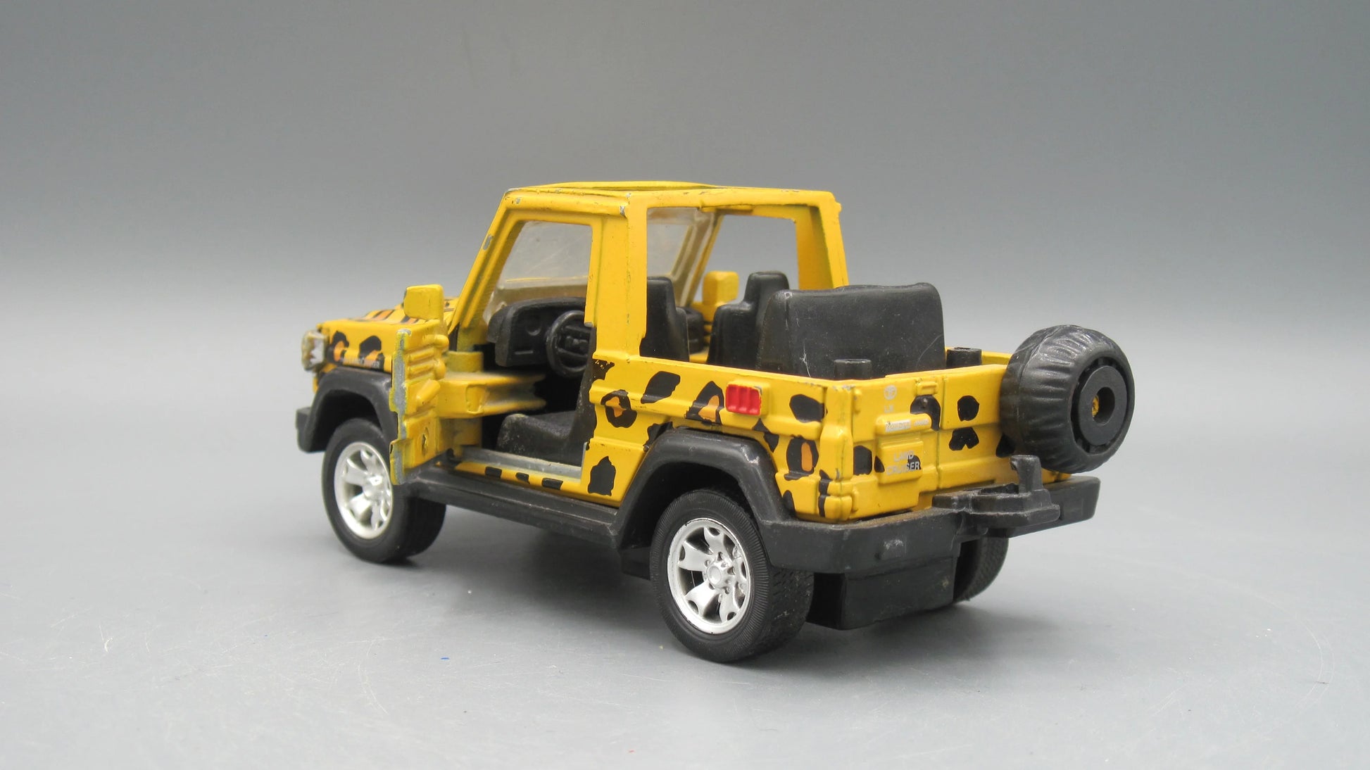 Toyota  Land Cruiser 70  Yellow