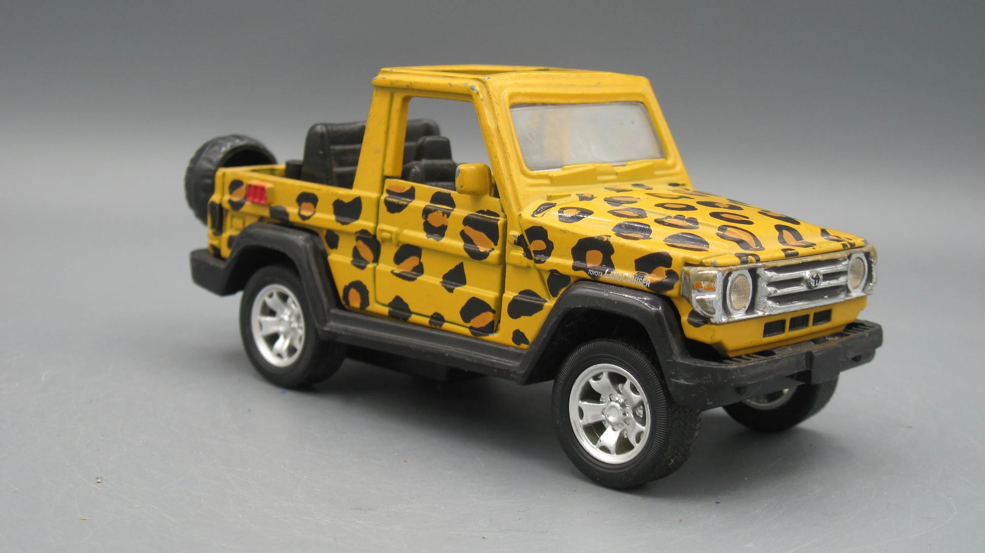 Toyota  Land Cruiser 70  Yellow