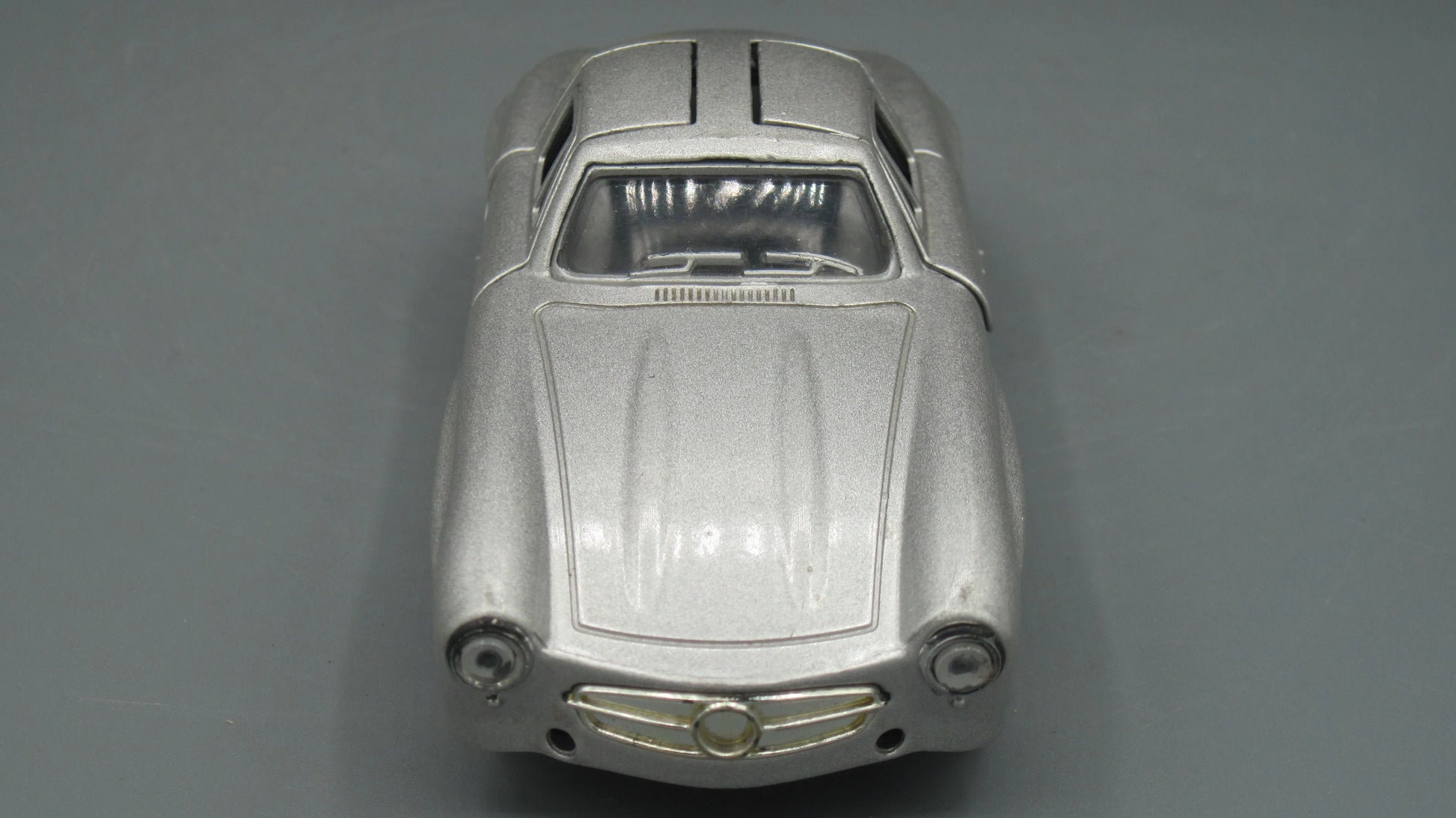 China   Mercedes-Benz 300 SL  Silver 