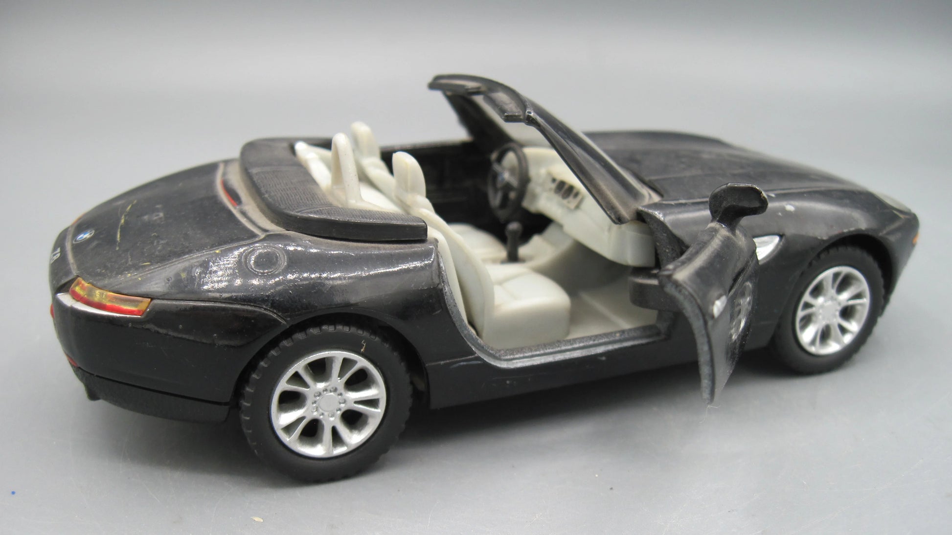 Kinsmart   BMW Z8  Black