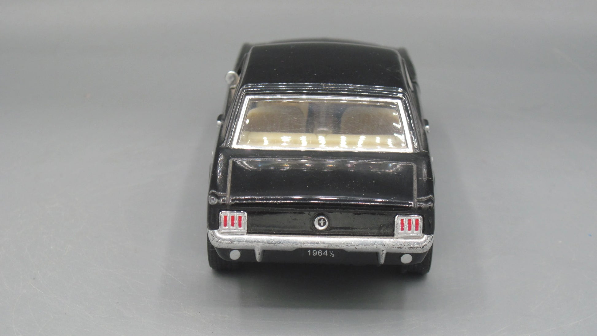 Kinsmart   Ford  Mustang 1964 Black 