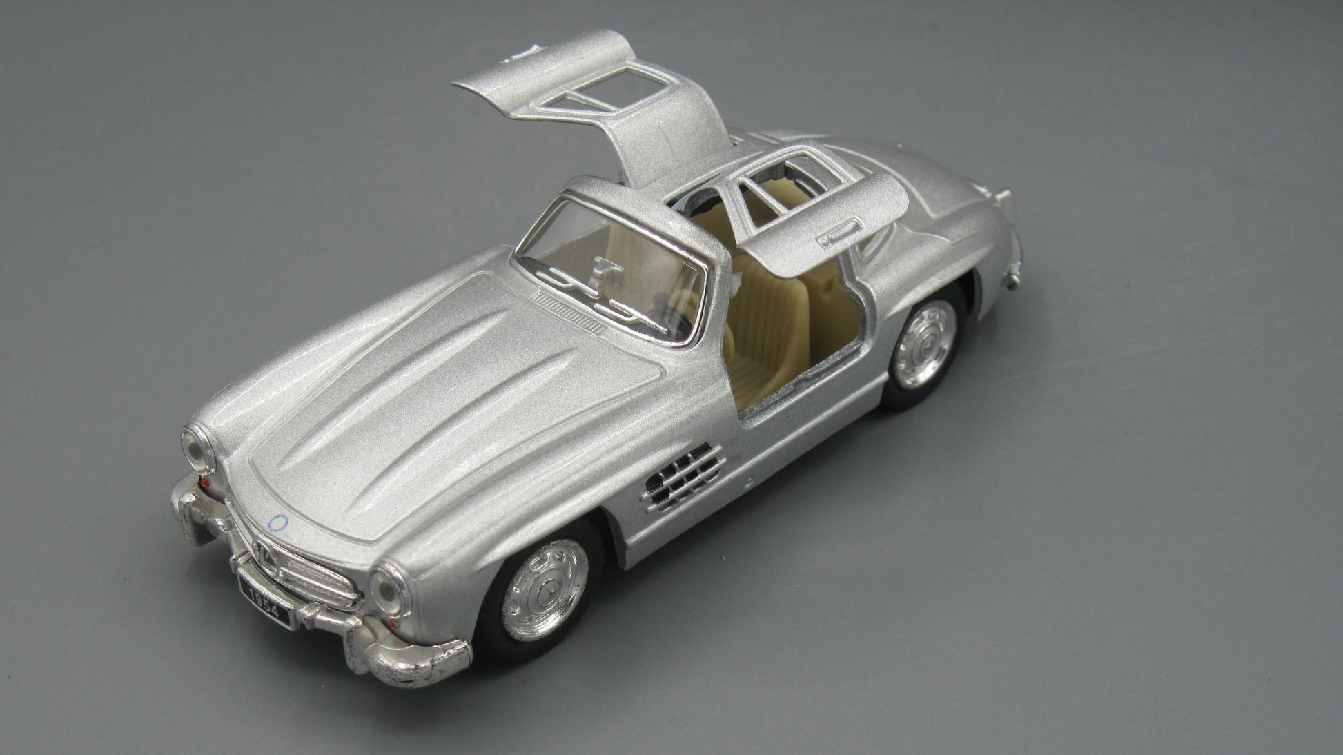 Kinsmart   Mercedes-Benz 300 SL 1954 Silver 