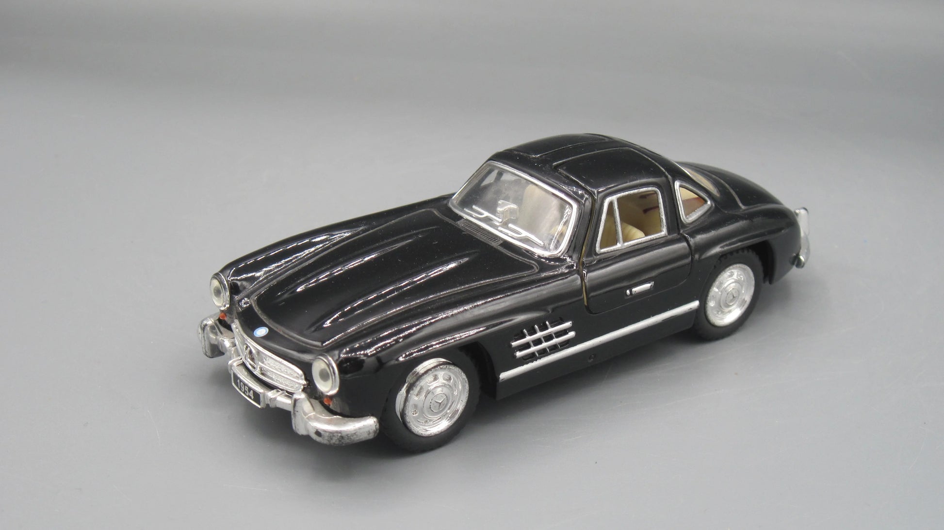 Kinsmart   Mercedes-Benz 300 SL 1954 Black 